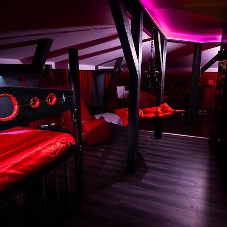 Red Palace Apartament Bdsm Бидгошч Екстериор снимка