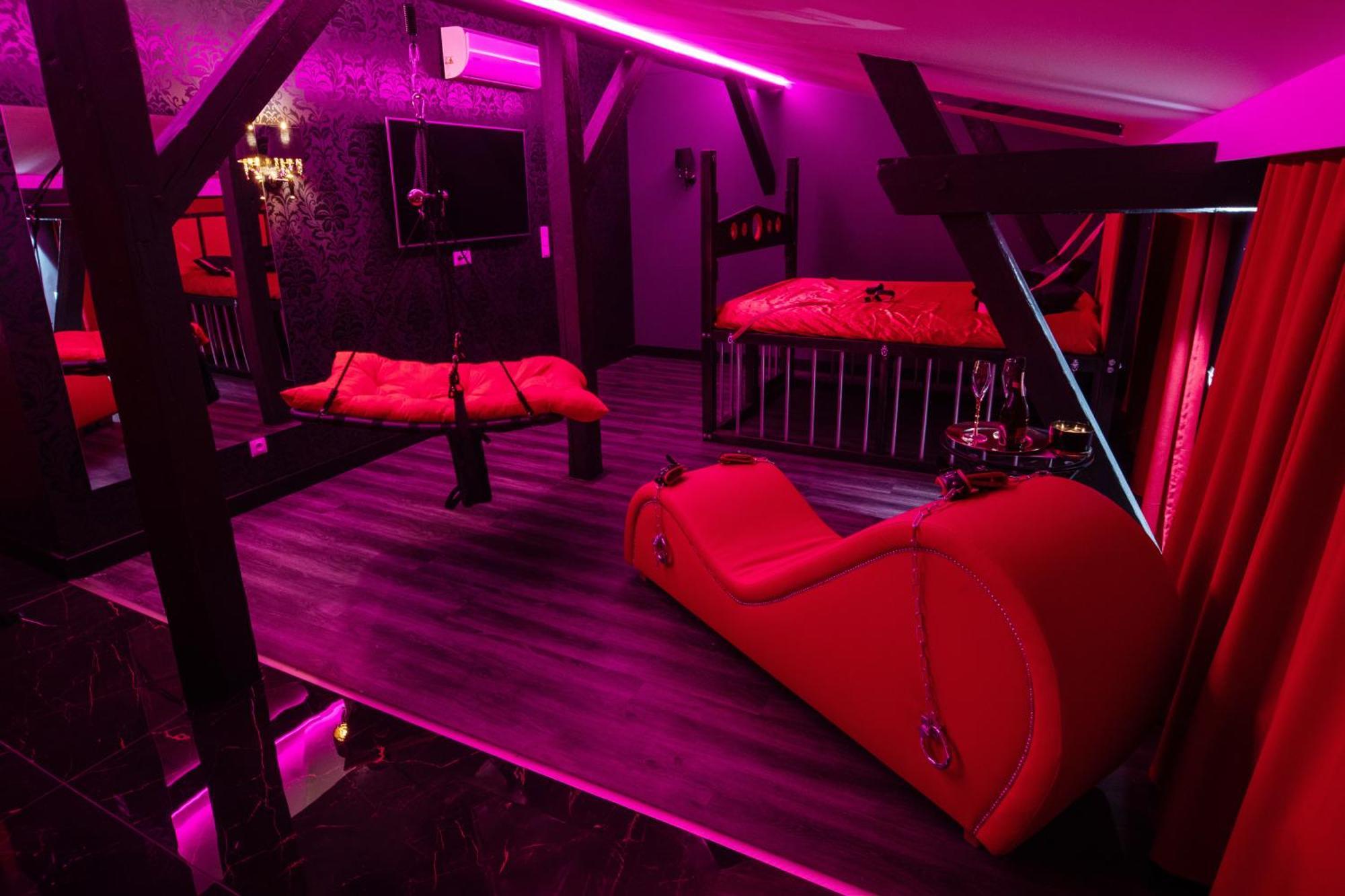 Red Palace Apartament Bdsm Бидгошч Екстериор снимка