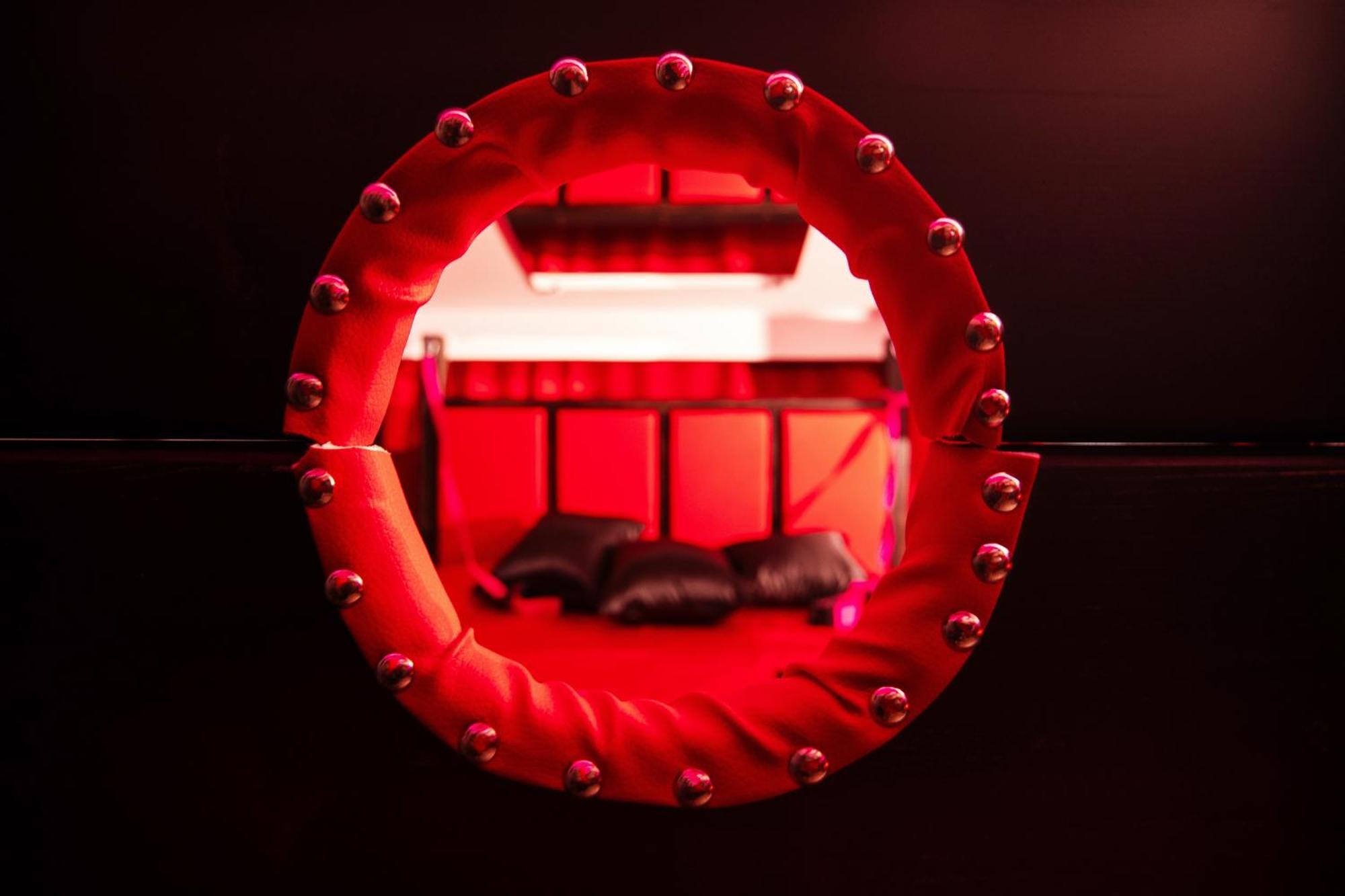 Red Palace Apartament Bdsm Бидгошч Екстериор снимка