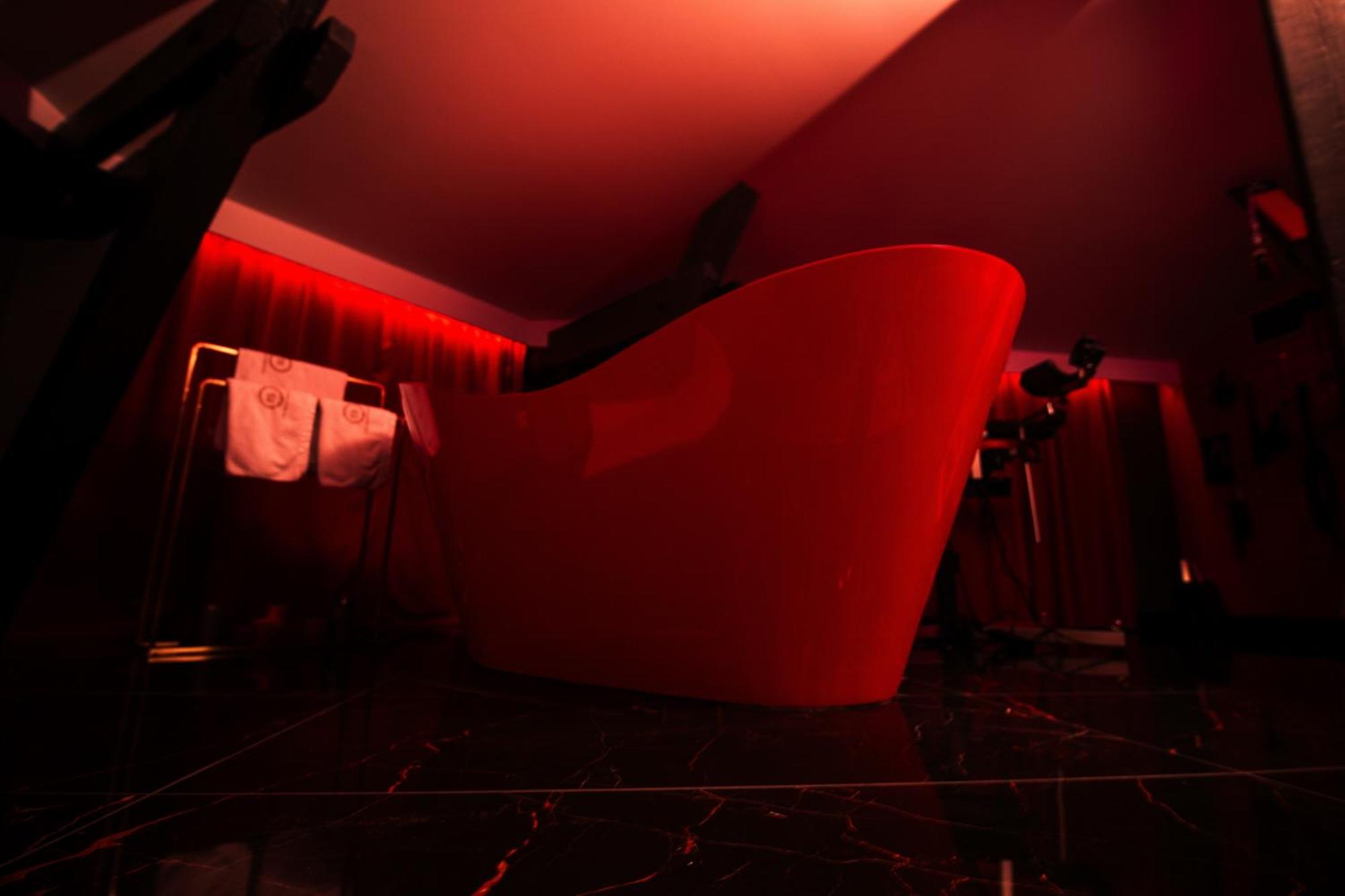 Red Palace Apartament Bdsm Бидгошч Екстериор снимка